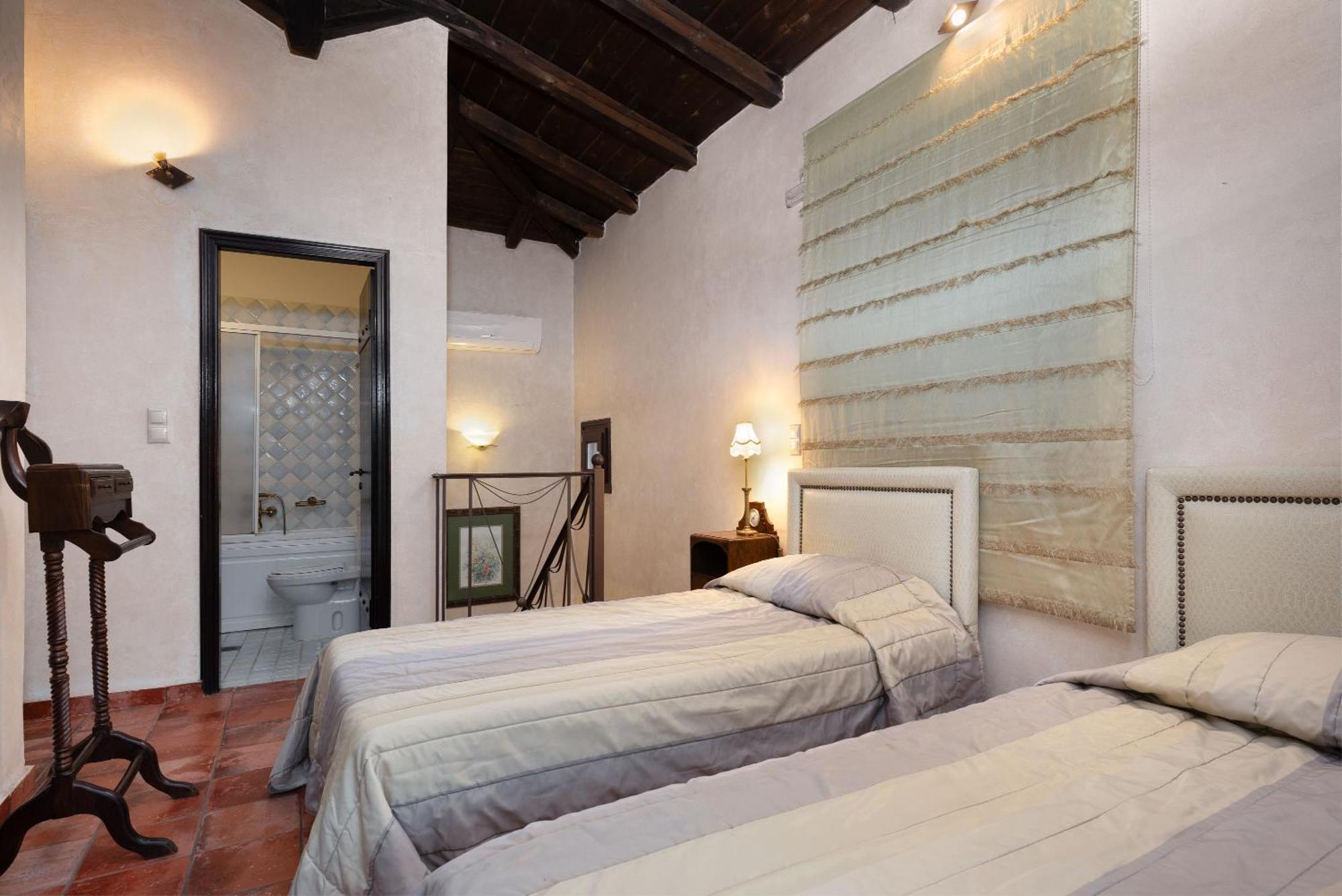 Ostra Menalon Luxury Suites Kardharás Exterior foto