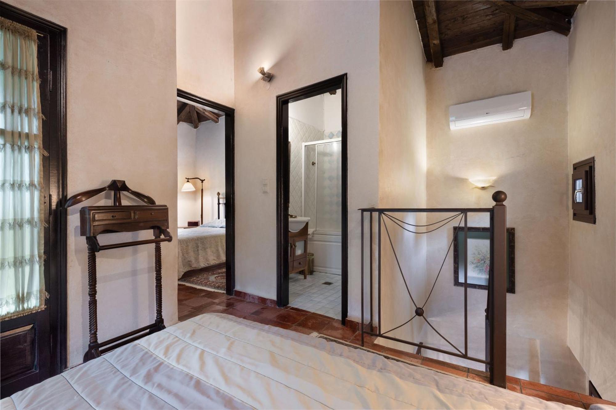 Ostra Menalon Luxury Suites Kardharás Exterior foto