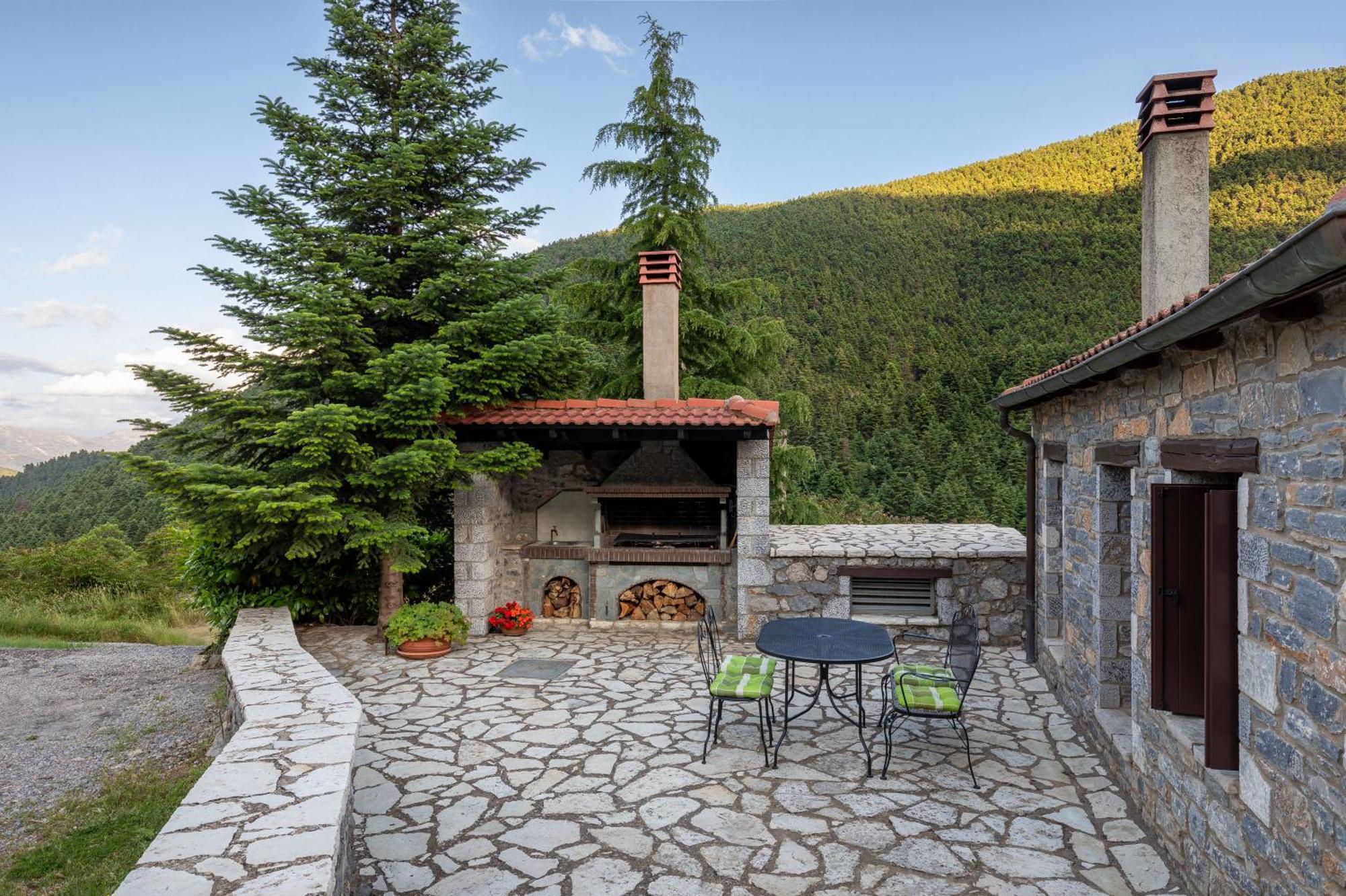 Ostra Menalon Luxury Suites Kardharás Exterior foto